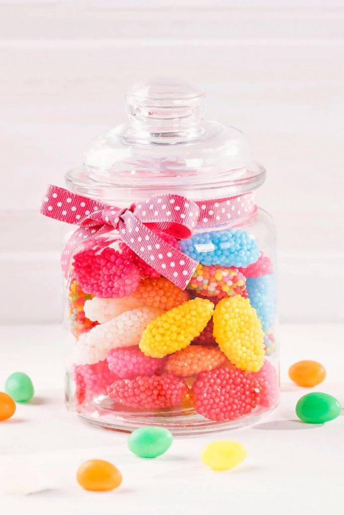 Candy Jar Easter Decoration Idea