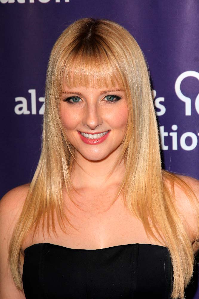 Straight Blonde Layered Hairstyle With Blunt Bangs #melissarauch #blondehair #straighthair