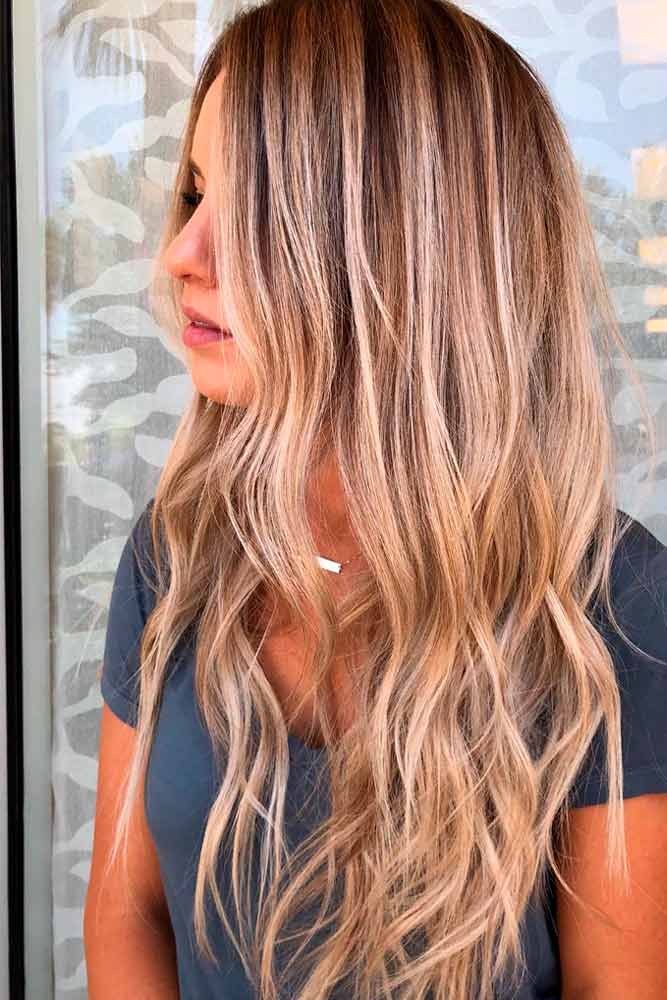 Long Layered Hair With Wavy Ends #wavyhairstyles #blondehighlightshair