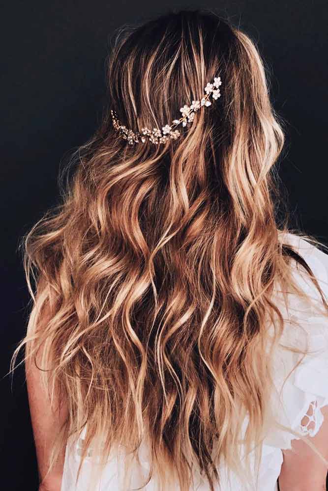 Messy Layered Hairstyle With Accessories #hairaccessories #formalhairstyles