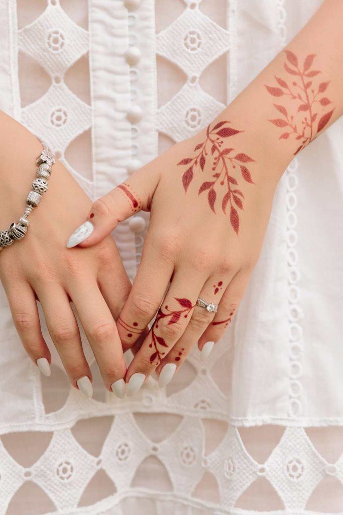 30 Beautiful Henna Designs : Cute & Simple Pattern Henna 1 - Fab Mood |  Wedding Colours, Wedding Themes, Wedding colour palettes