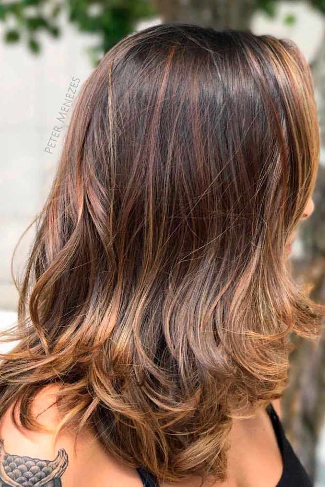Stylish Layered Shoulder Lenght Hairstyle #brownhair #layeredhairtips