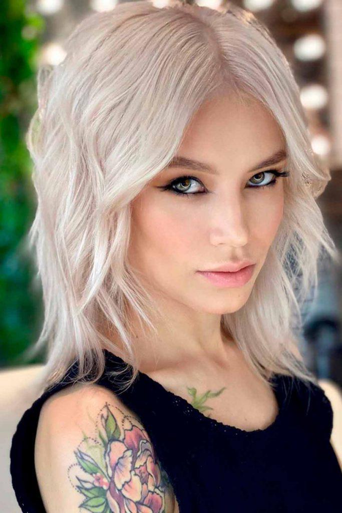 Chic Layered Hairstyles for Platinum Blonde Hair #blonds #platinumblondehair