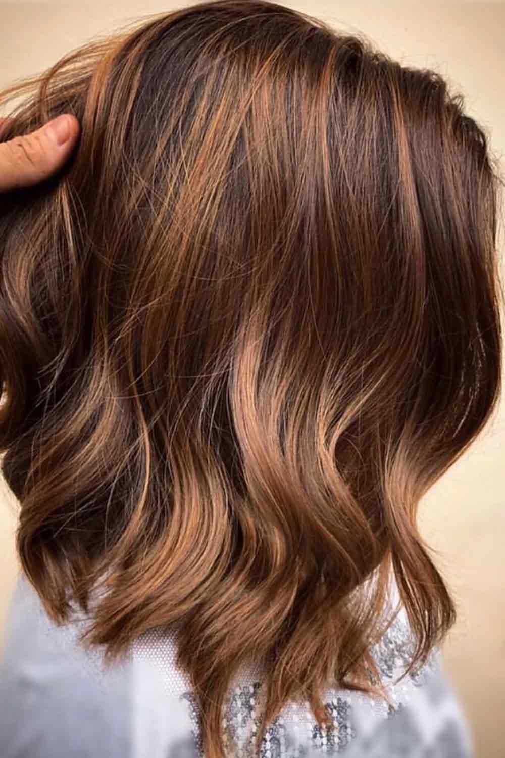 Wavy Long Bob With Textured Ends #texturedhaircut #hairhighlights