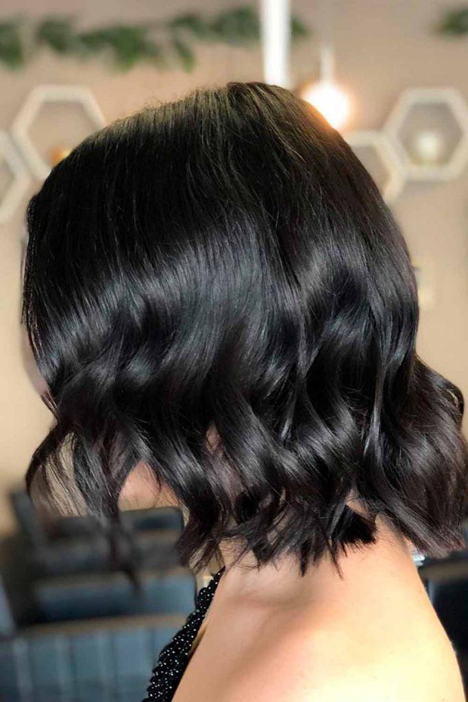 Wavy Bob With Layered Ends #blackhair #wavyhairstyles