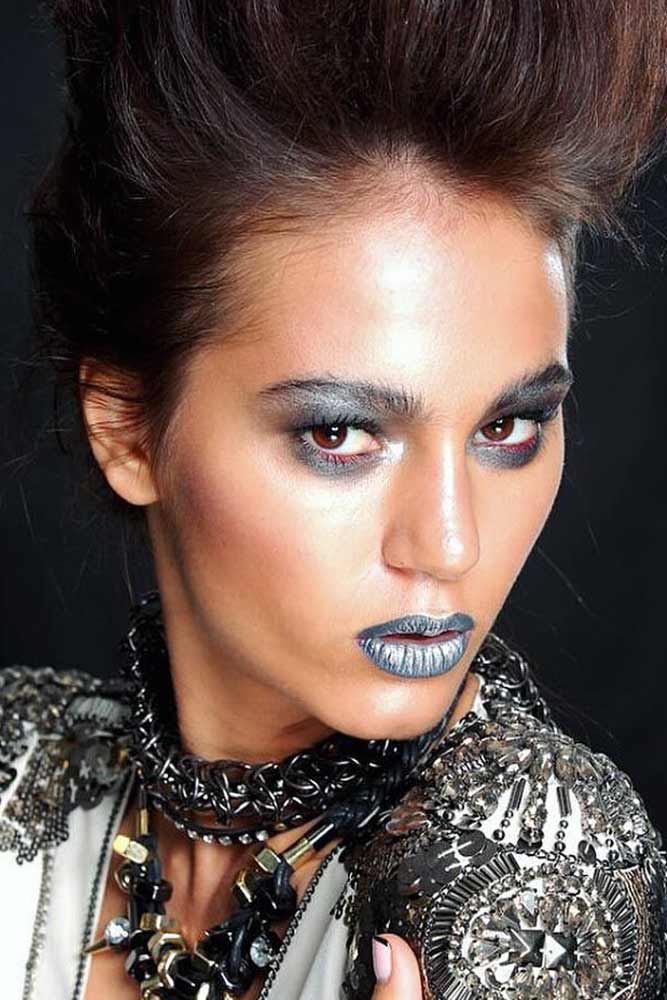 Bold Makeup In Dark Color #heavymakeup #darklipstick