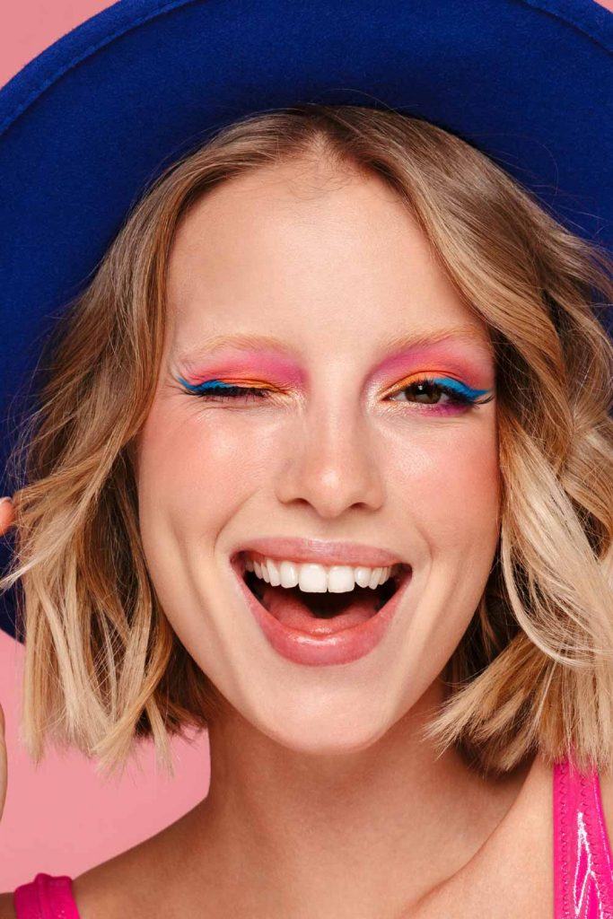Pink Shadows with Blue Eyeliner For Bright Makeup