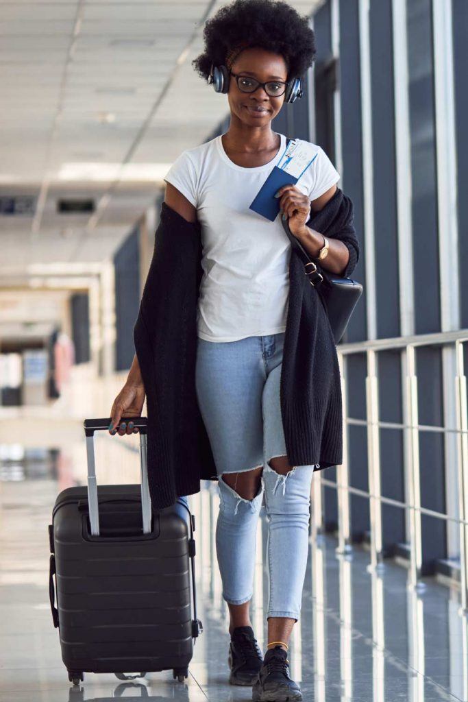 Fashionable Airplane Outfits for All Tastes and Occasions - Glaminati