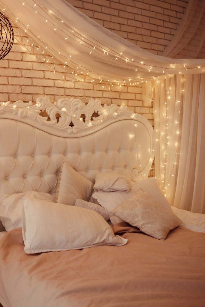 String Lights Decoration Idea for Bedroom