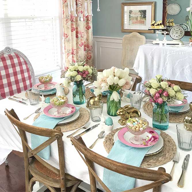 Easter Table Decor With Flowers #bluepinkcolors #farmhouse