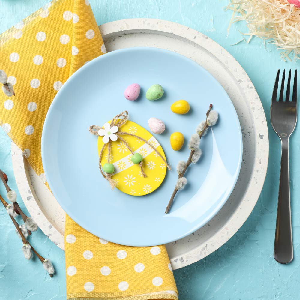Plate Decoration with Easter Egg