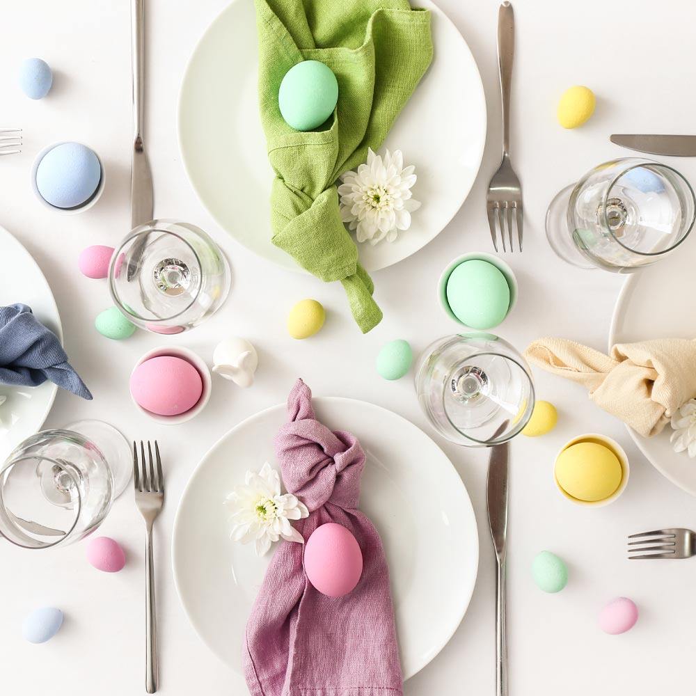 Easter Table Decoration with Napkins