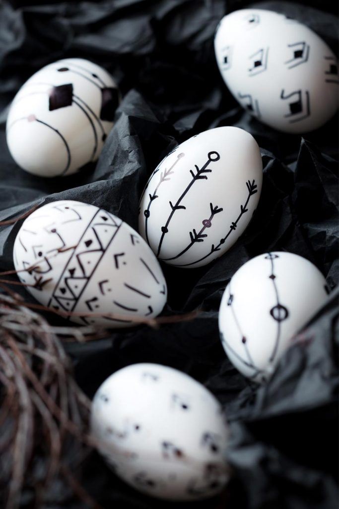 Minimalist Patterned Easter Eggs