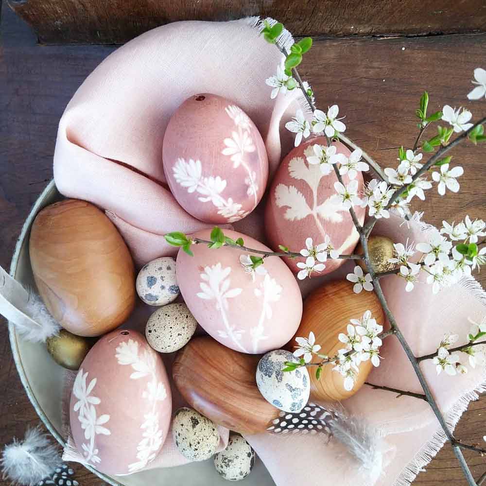 Pink Pastel Eggs With White Floral Painted #pinkeggs #whitefloralart