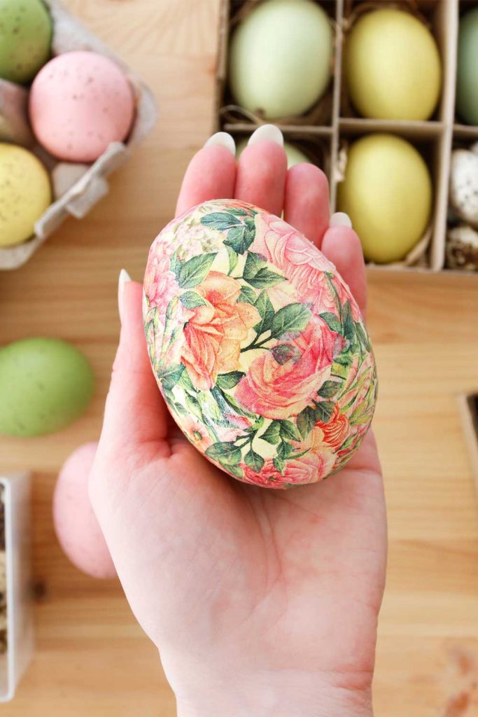 Floral Design Easter Egg