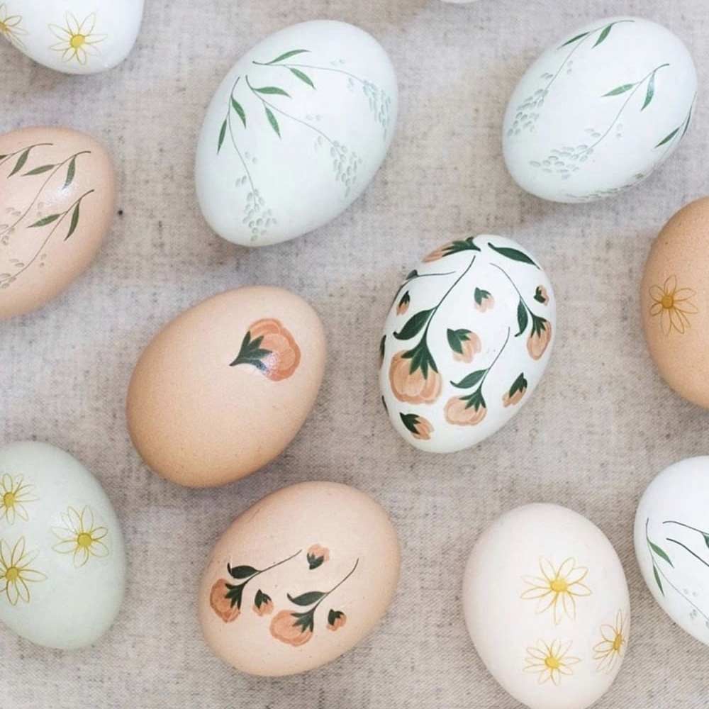 Simple Eggs Decor With Floral #floralart #plantsart