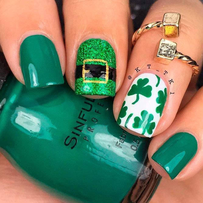 Green Glitter St. Patrick Suit Nail Art #greennails #glitternalis