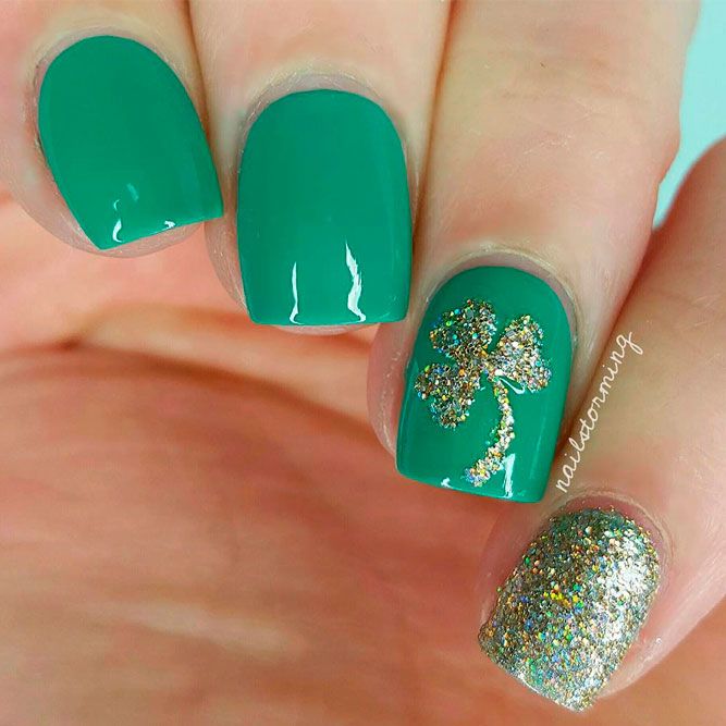 Green Nails With Gold Glitter Shamrock #glitternails #greennails