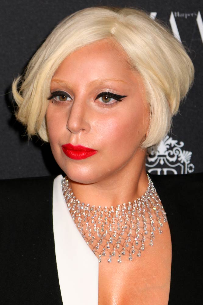 Short And Blonde Inverted Bob #shorthair #blondehair #ladygaga