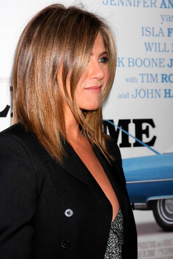 Brown And Straight Lob #jenniferaniston #straighthair #brownhair