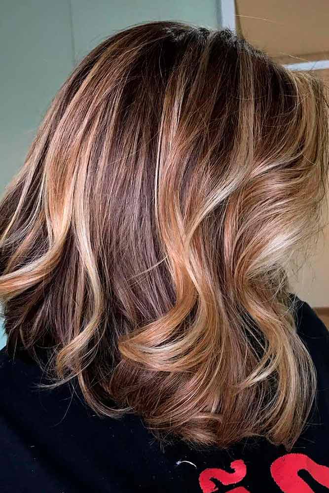 30 Best Haircuts and Hairstyles for Wavy Hair Types in 2023