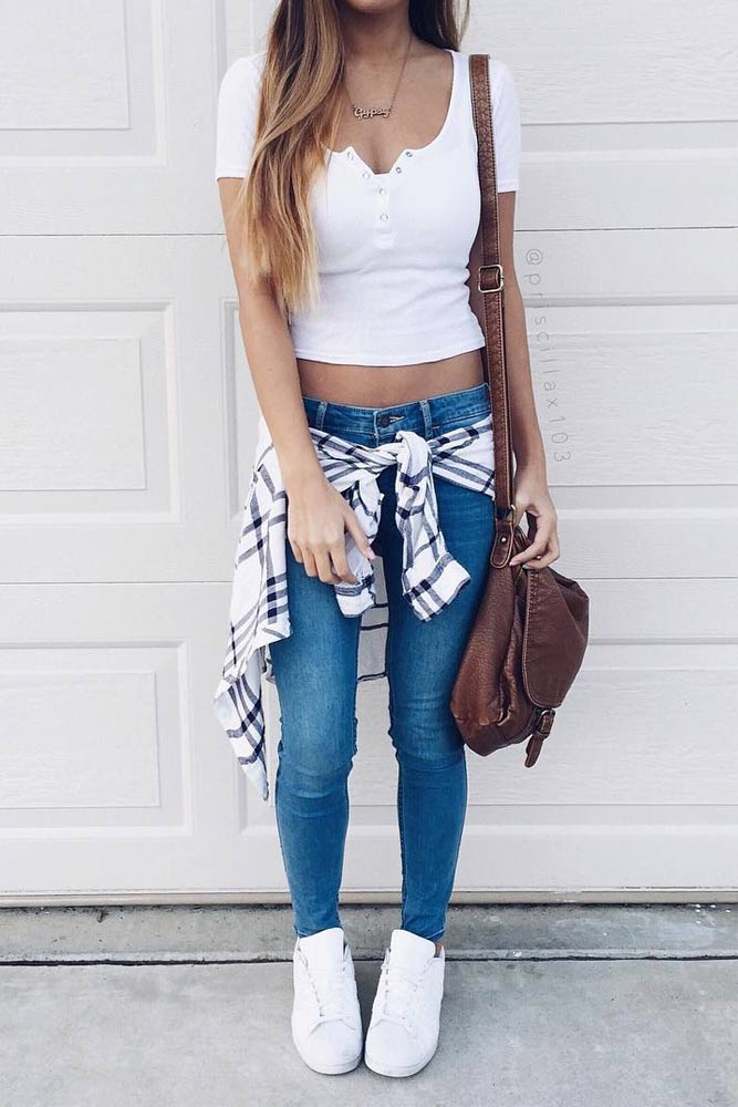 Edgy Look with a Crop Top and Skinny Jeans