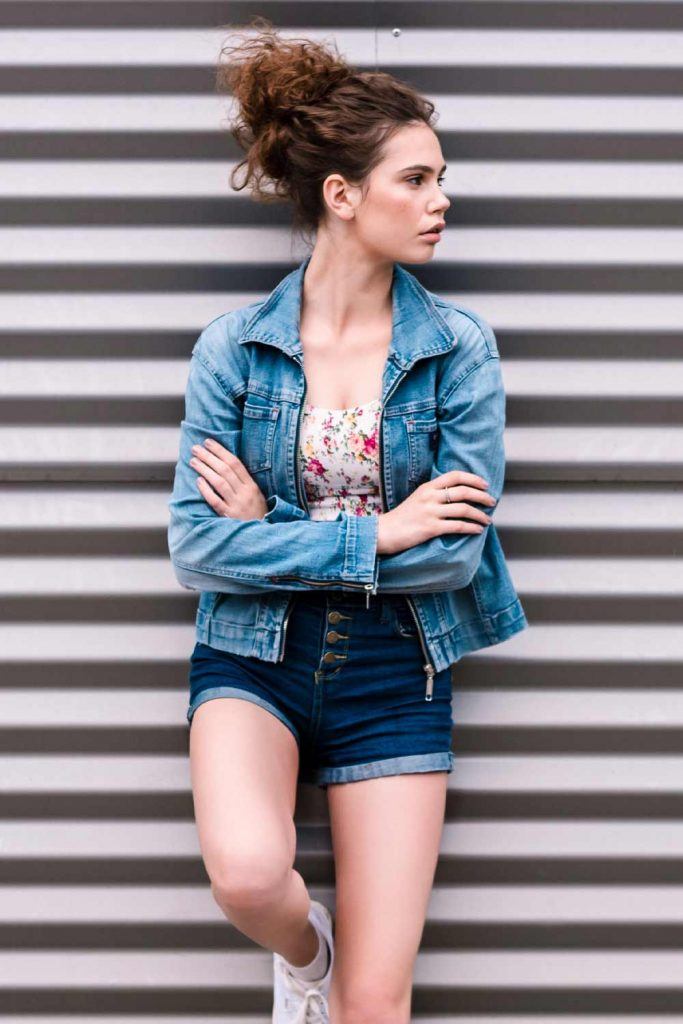 Jean jacket girl outlet outfit