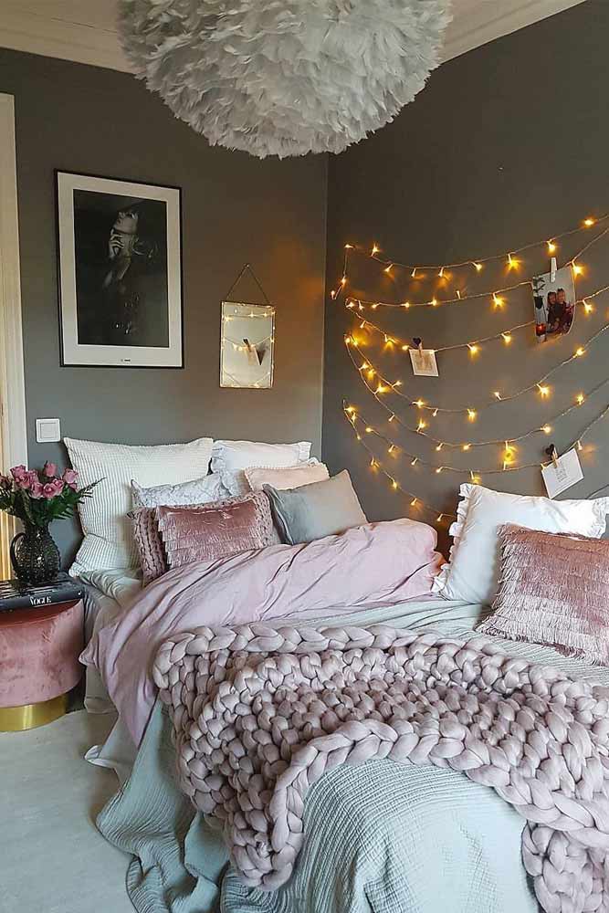 Stylish Teen Bedroom Organization #stringlights #pinkgraywall