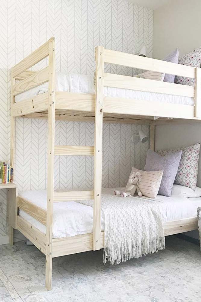 Simple Bedroom With Rustic Bunk Bed #bunkbed #rustic