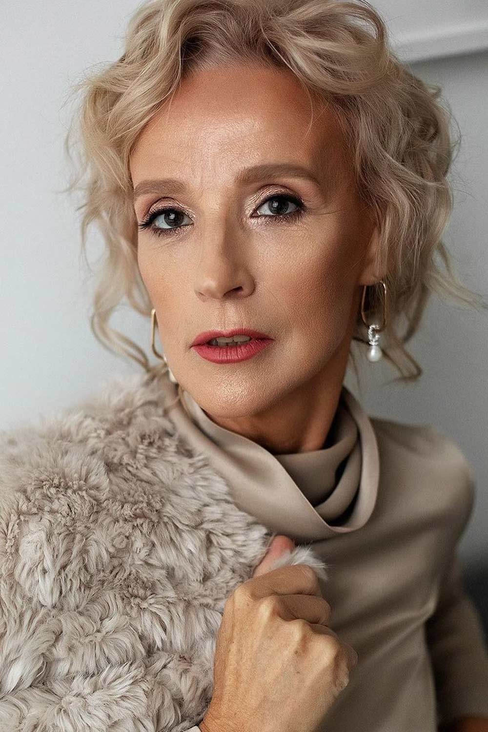 Makeup Idea for Older Women with Gold Eyeshadows
