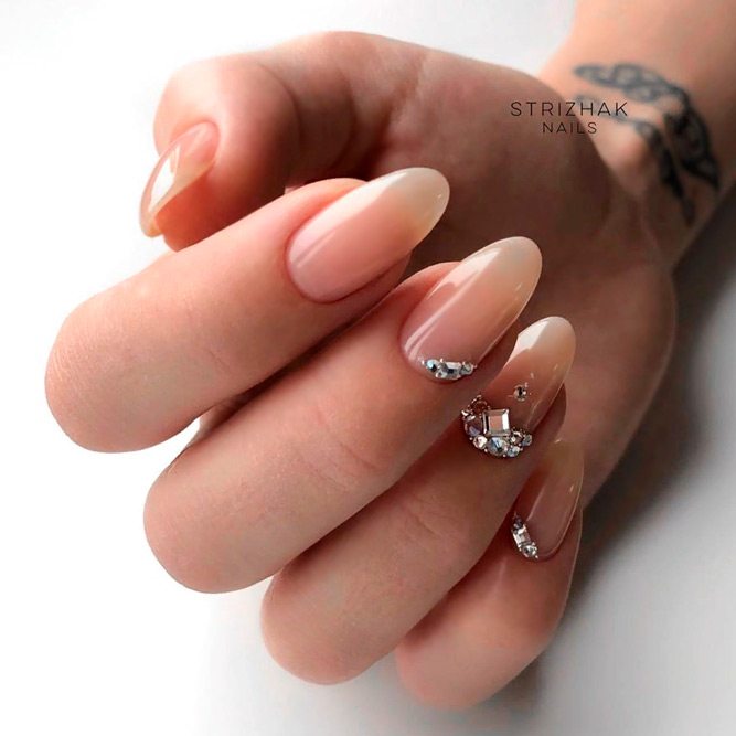 Simple Oval Nude Nails With rhinestones #rhinestonesnails #ovalnails