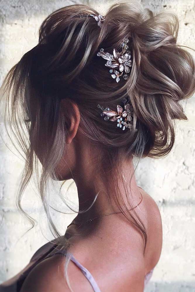 Messy Braided Updo With With Accessories #accessorieshairstyles #updohairstyles
