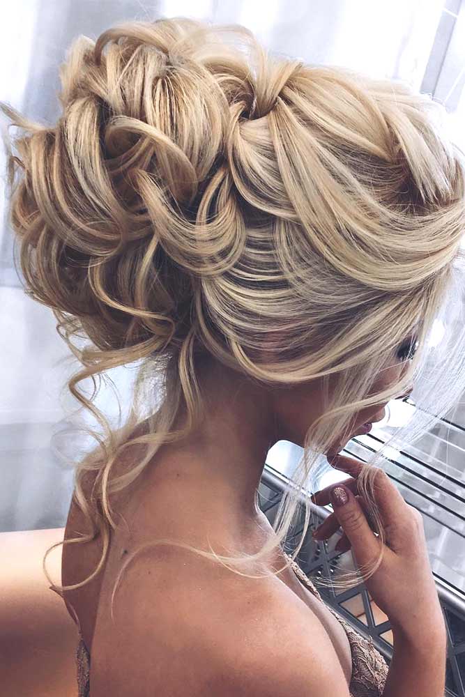 40 Best Prom Hairstyles for 2023 : Voluminous Half Up Long Hair