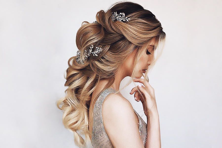 15 Stunning Curly Prom Hairstyles for 2023 - Updos, Down Do's & Braids!
