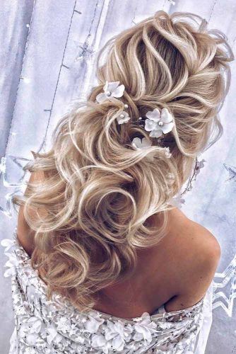 Perfect Pin Curls With Flowers #curlyhair #flowershairstyles