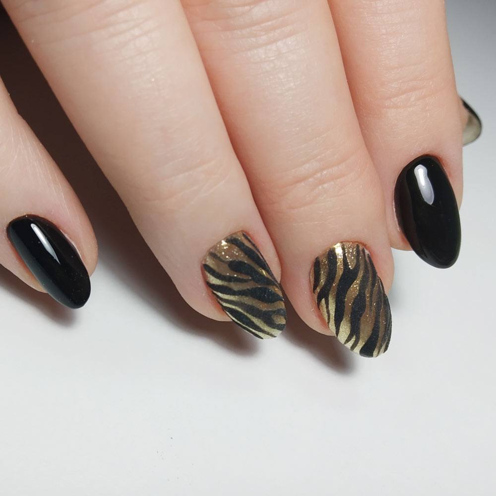 Gold Zebra Print Nails