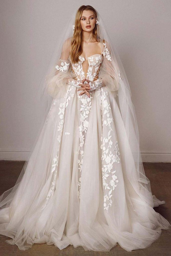 Voluminous Vintage Wedding Dress