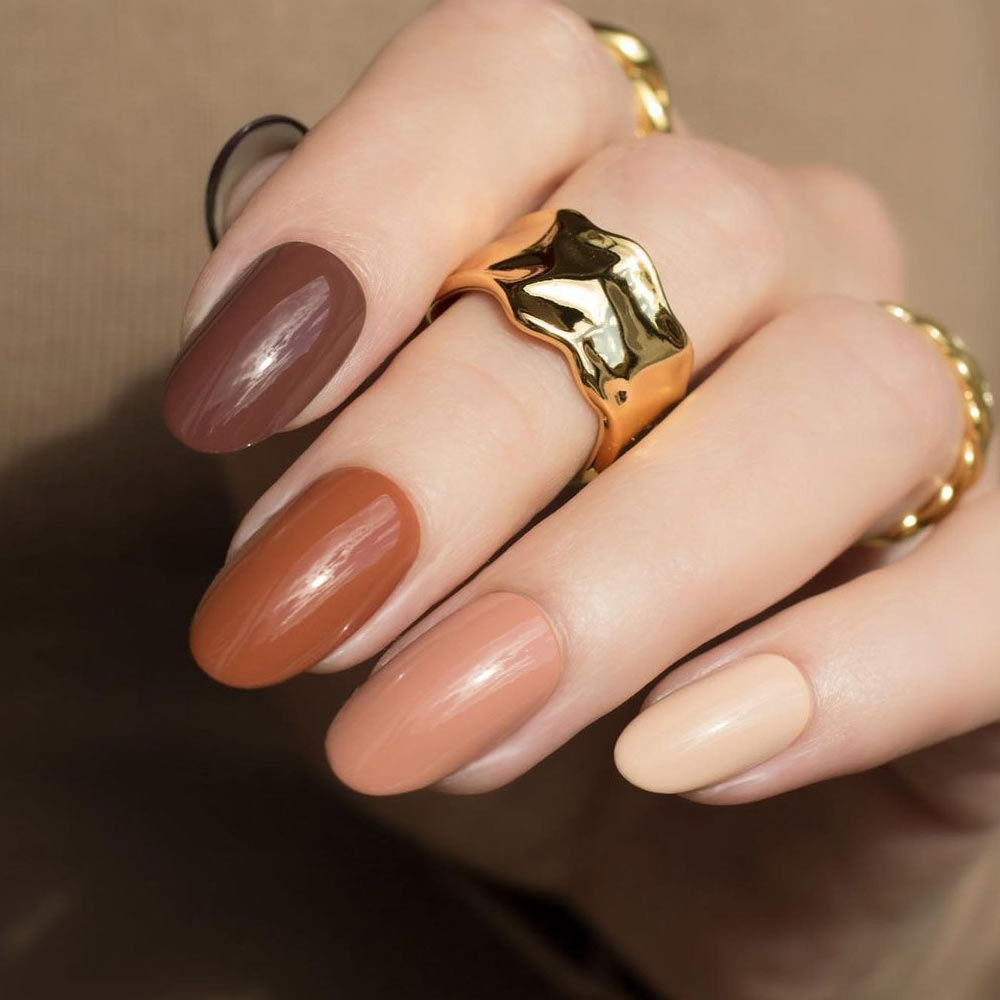 short light brown nails