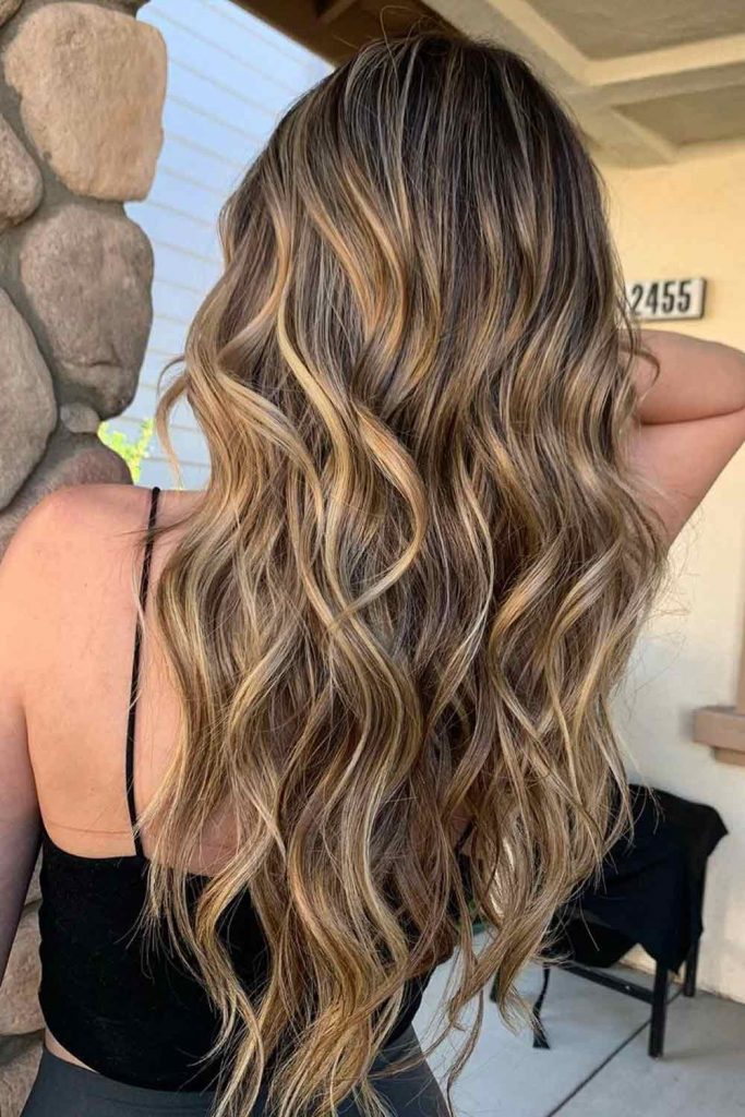 Long Wavy Brown Hair with Highlights