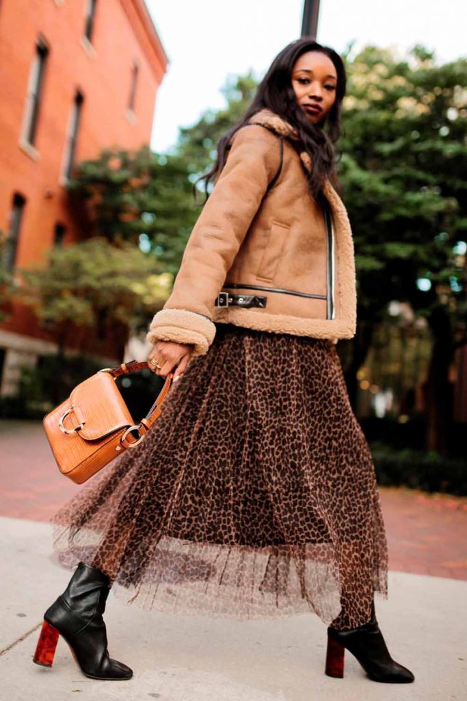 Long Flowy Skirts Outfits for Cold Weather