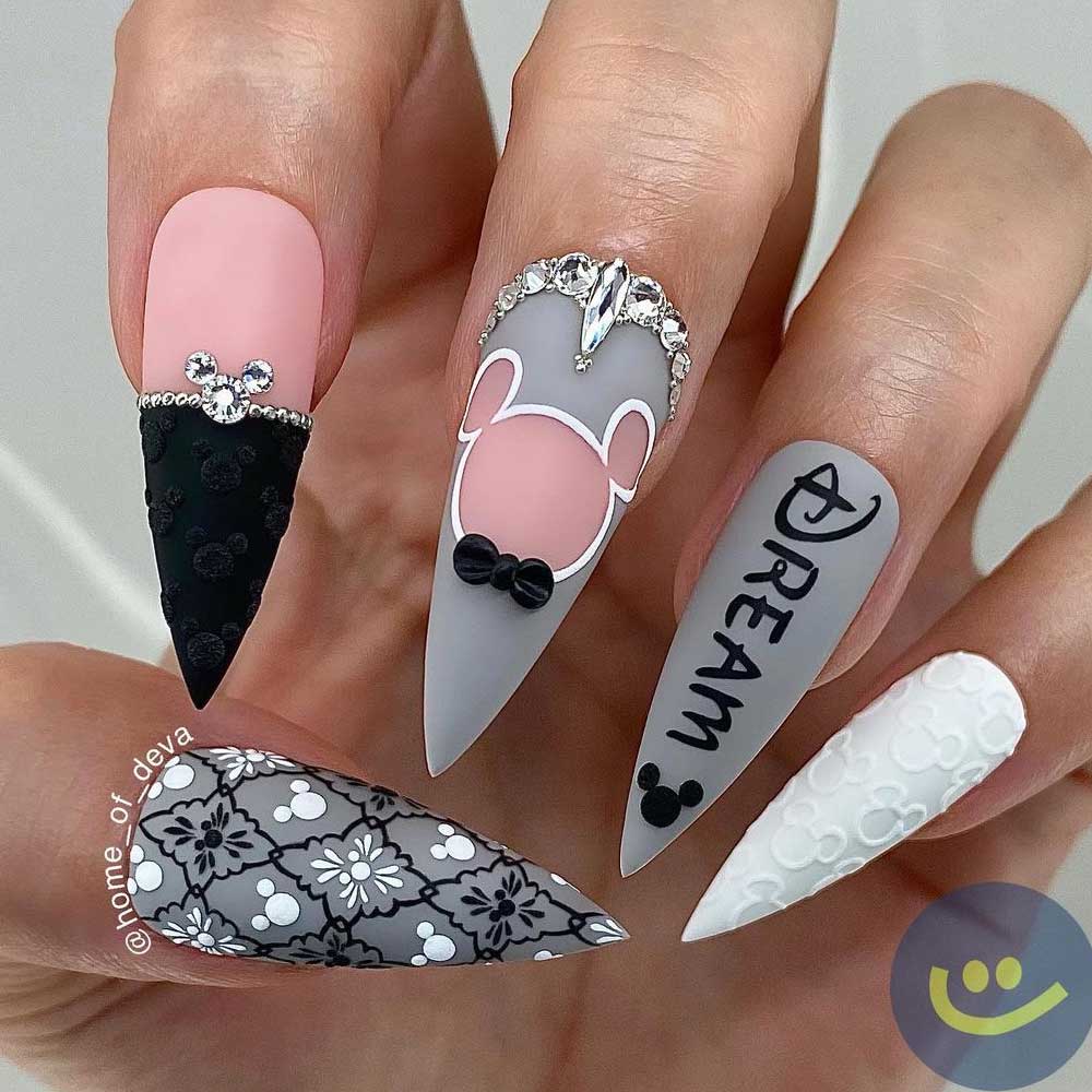  Mickey and Minnie Mouse Nails