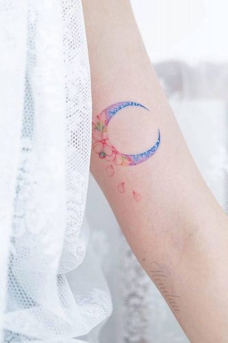 Magnetic Power Of Moon Tattoo And Its Meanings - Glaminati