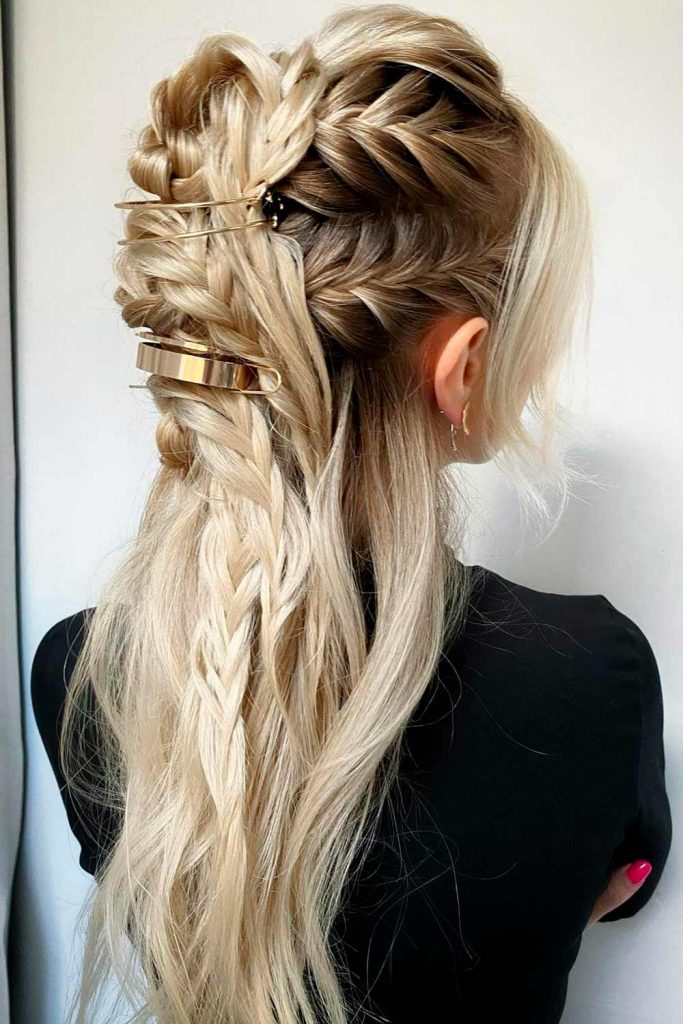 60 Cute Christmas Hairstyles For Long Hair To Try - Glaminati.com