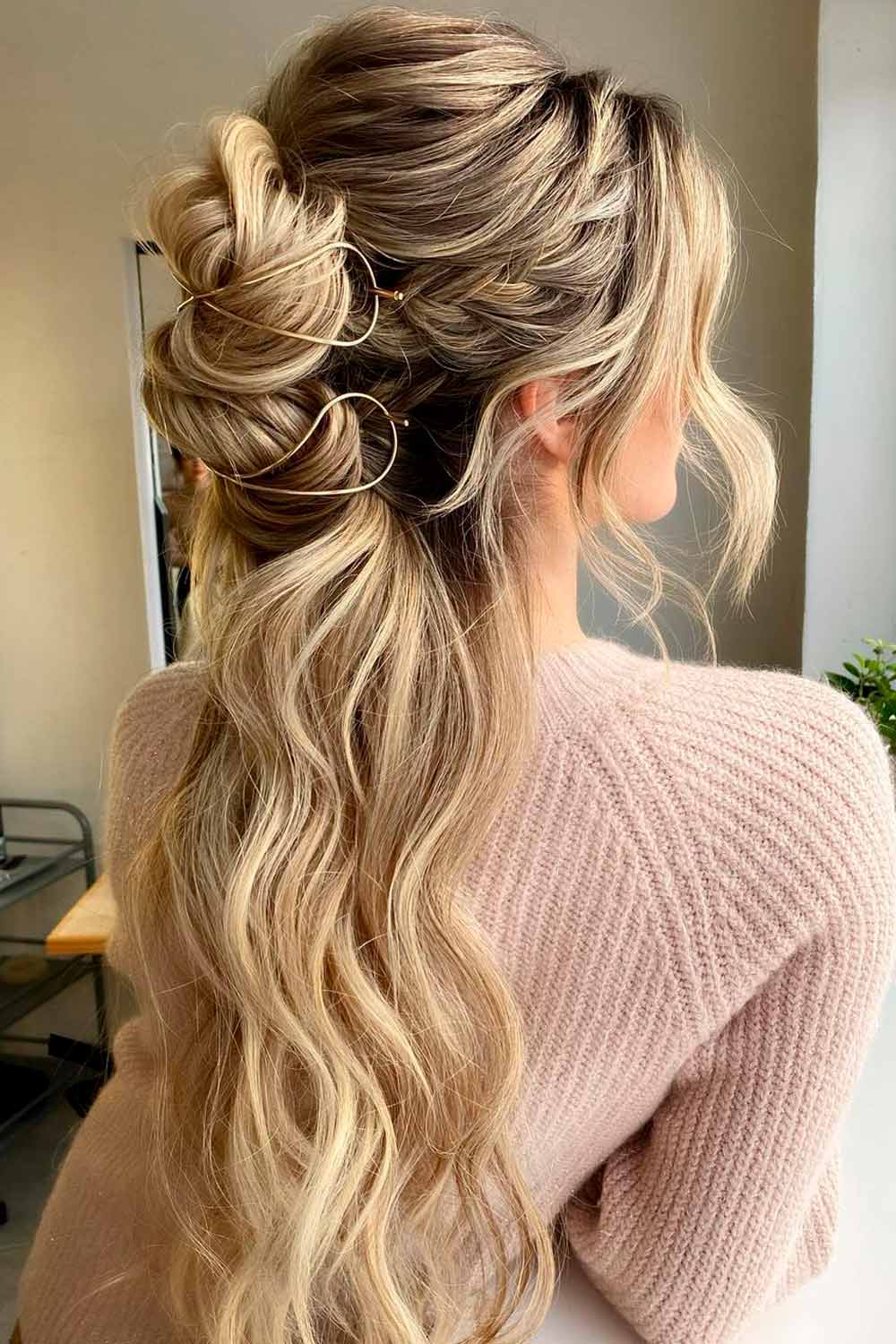 60 Cute Christmas Hairstyles For Long Hair To Try 