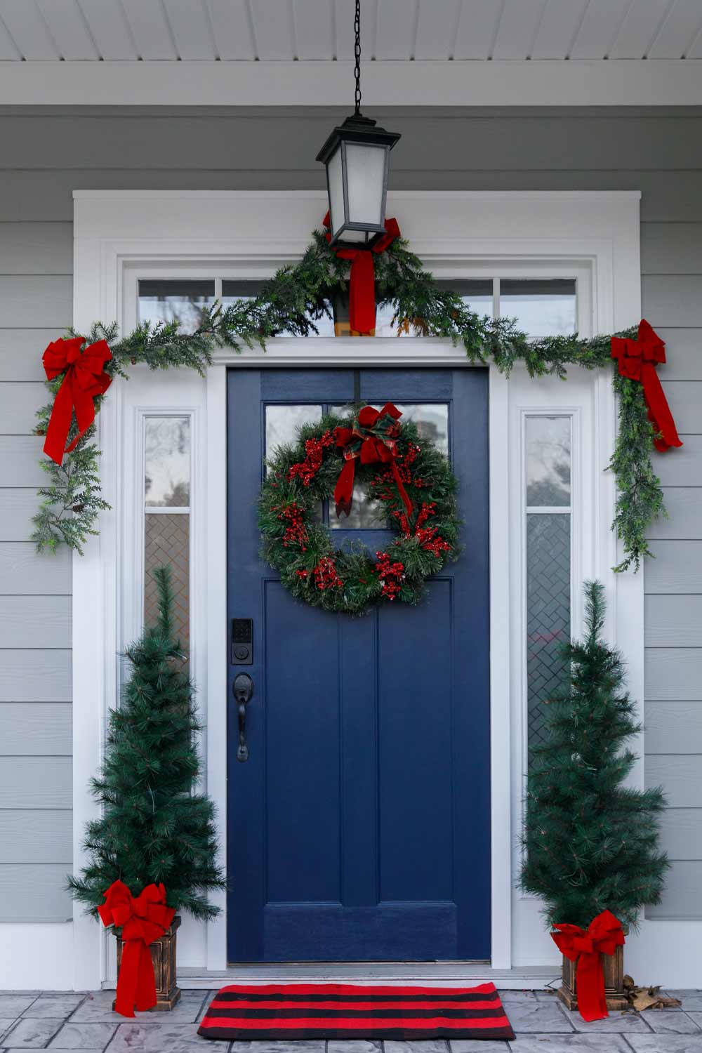 red outdoor christmas decor