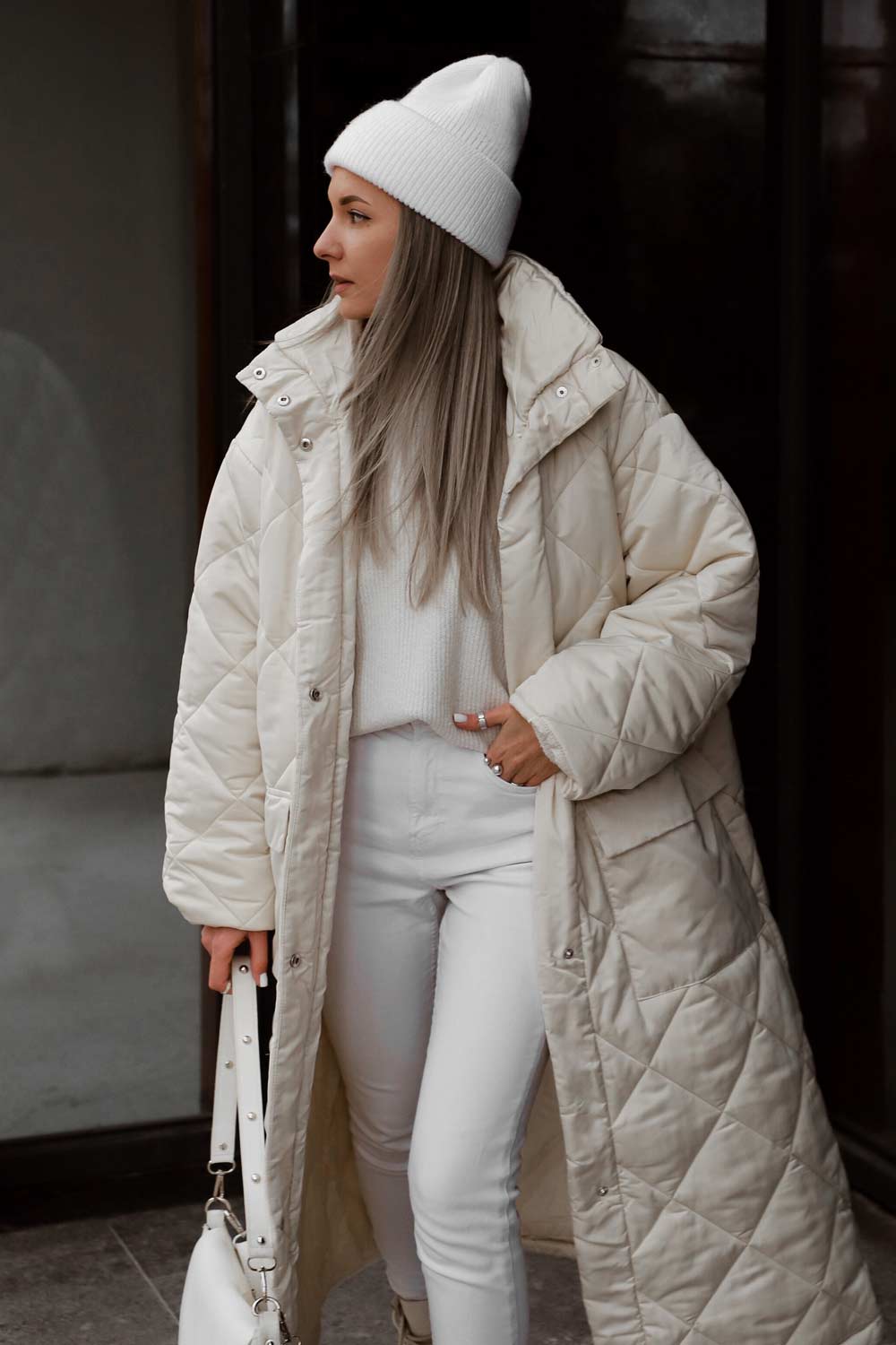 White Monochromatic Look for Winter Outfits
