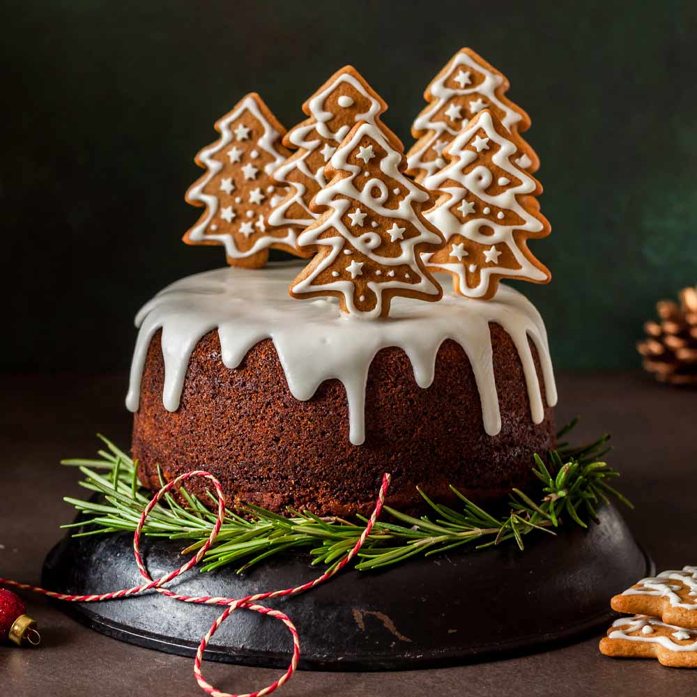 Christmas Cake Decoration with Trees