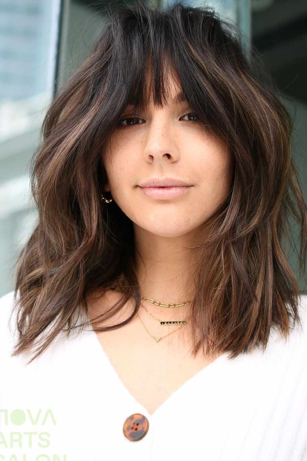 55 Medium Length Hairstyles & Haircuts for Women in 2023