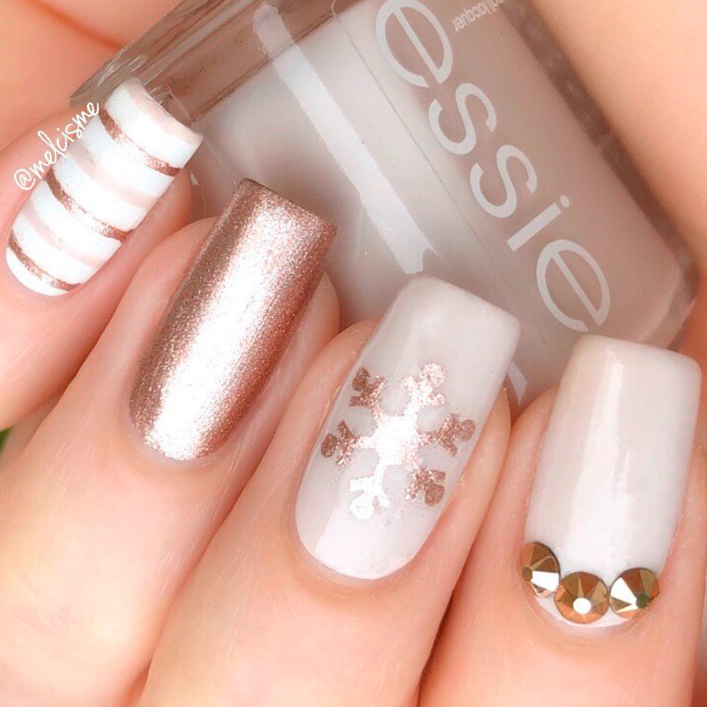 Cool Snowflakes Nail Designs