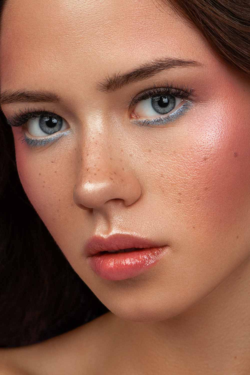 Blue Underline Makeup for Valentine's Day